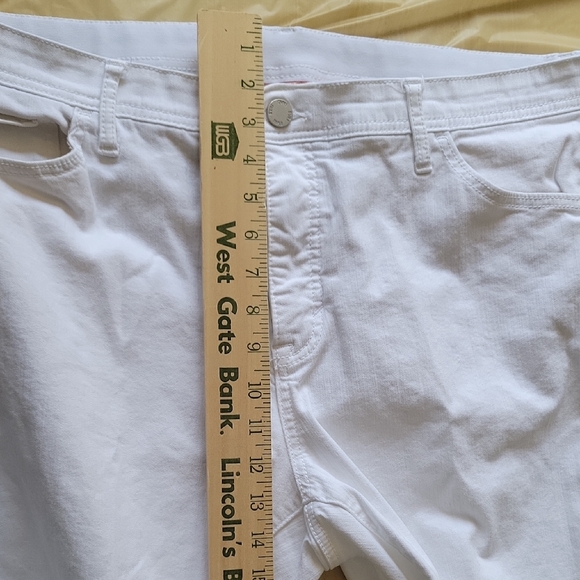 Women's White Jeans - Picture 6 of 8